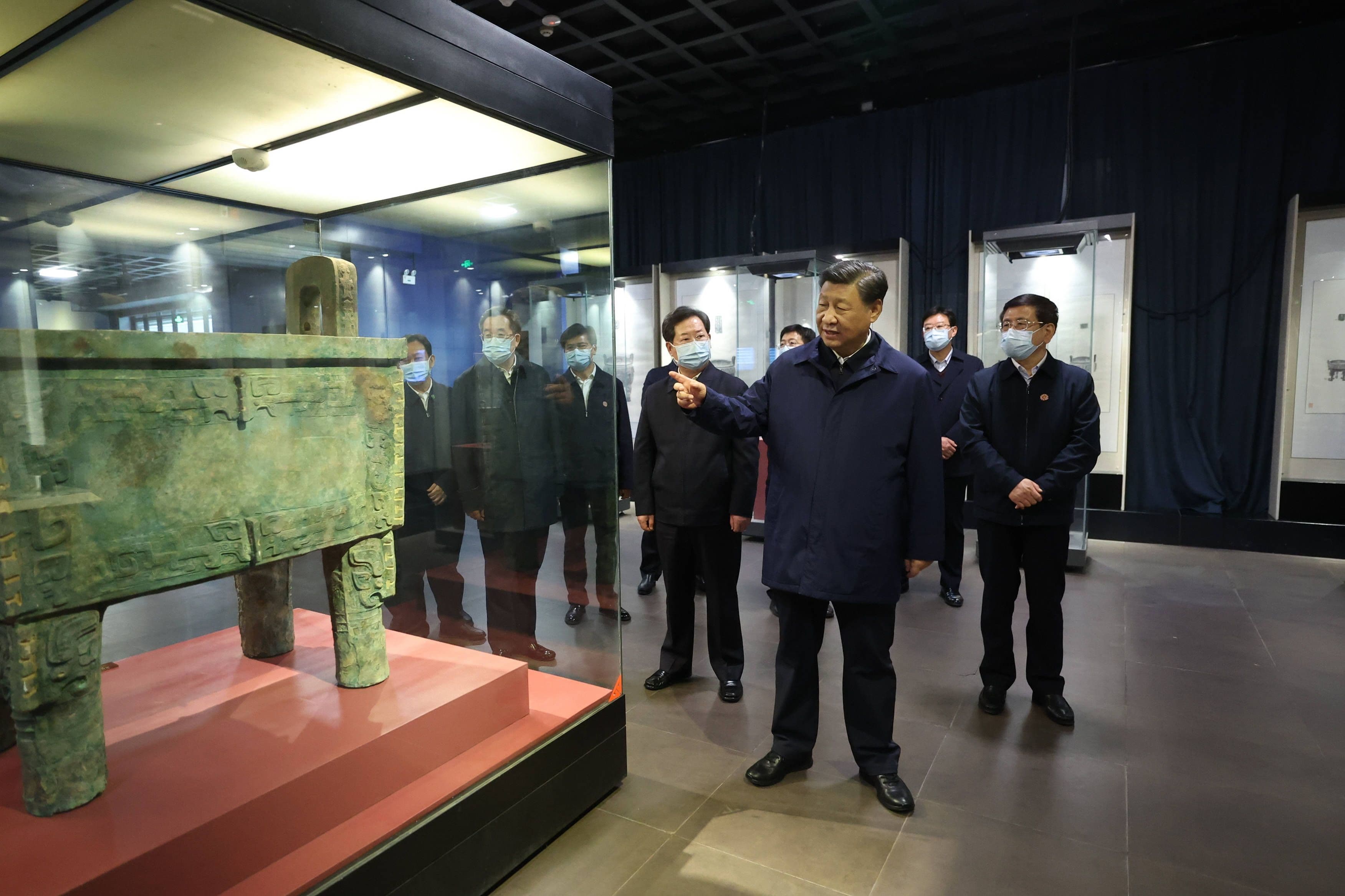 Xi Jinping visits the Yinxu Museum in Anyang, central China s Henan Province