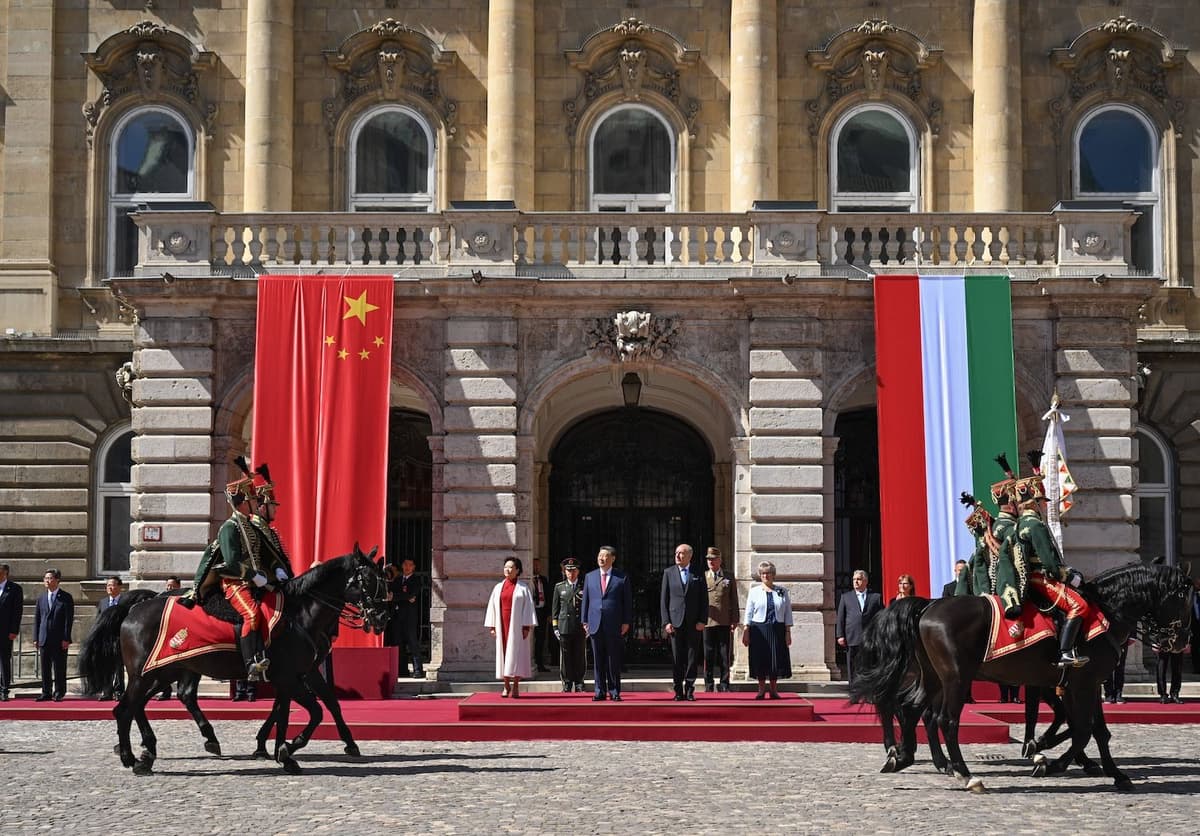 China News: Der chinesische Präsident Xi Jinping nimmt an einer gemeinsamen Begrüßungszeremonie des ungarischen Präsidenten Tamas Sulyok und des Ministerpräsidenten Viktor Orban in Budapest, Ungarn, teil