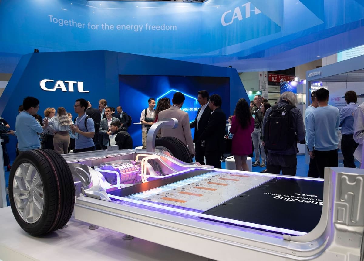 China TEchnologie, Erneuerbare Energien, Automobilhersteller, E-Autos, Elektromobilität: Exponat der Superschnellladebatterie Shenxing auf dem Stand des chinesischen Batterieherstellers Contemporary Amperex Technology Co. (CATL)