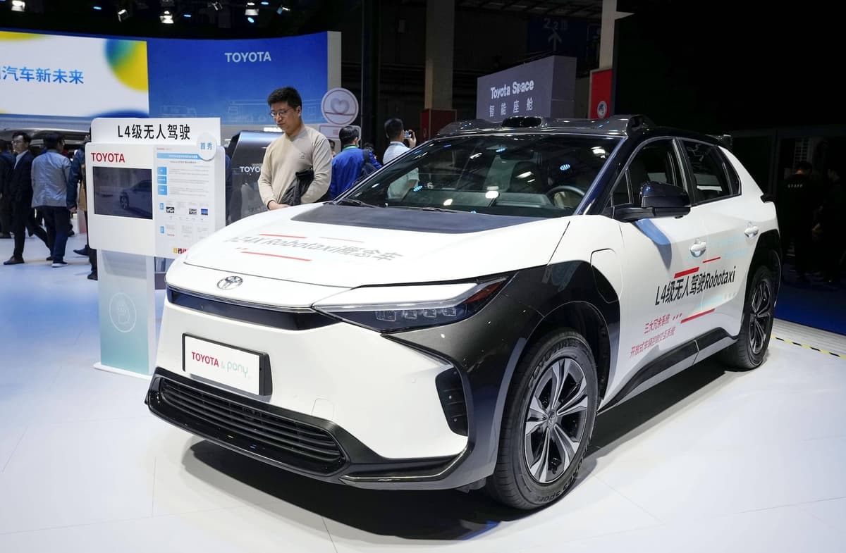 Das gemeinsam mit dem chinesischen Startup-Unternehmen Pony.ai entwickelte Konzeptfahrzeug der Toyota Motor Corp. auf der China International Import Expo in Shanghai. Künstliche Intelligenz, KI, Wirtschaft, Industrie, Technologie